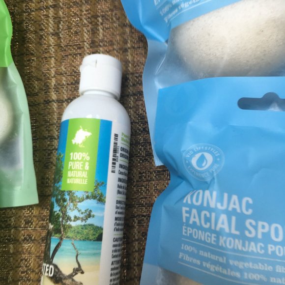 NEW Konjac Sponges & Coconut Fractionated Oil - Picture 3 of 5